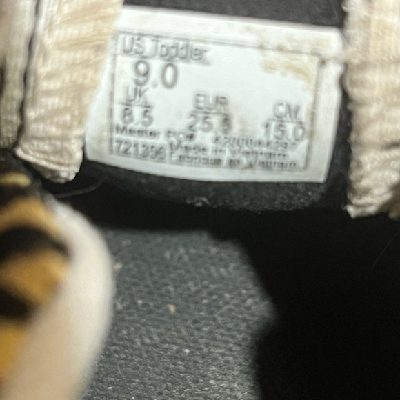 VANS - Picture 6 of 7